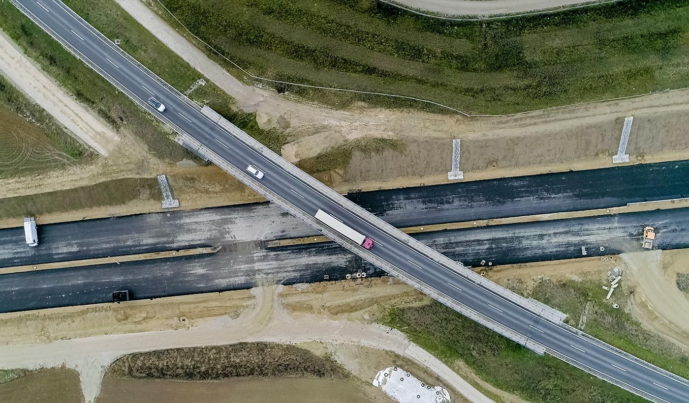 Straßenbau Luftbildaufnahme Brücke