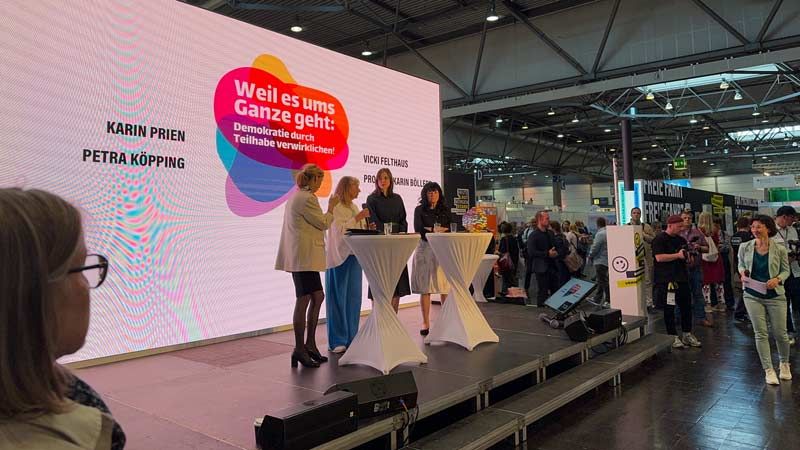 Auf der Messe des DJHT
