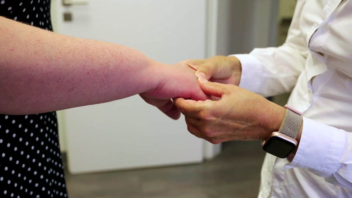 Dreharbeiten in der Praxis von Dr. Silke Zinke in Berlin Hohenschönhausen