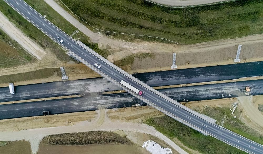 Straßenbau Luftbildaufnahme Brücke